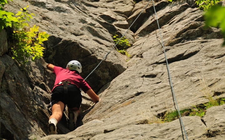 summer rock climbing trip for teens near philadelphia